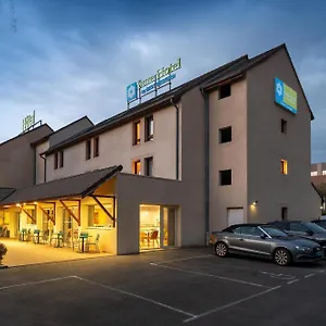 *** Hotel Sure By Western Rennes Francia